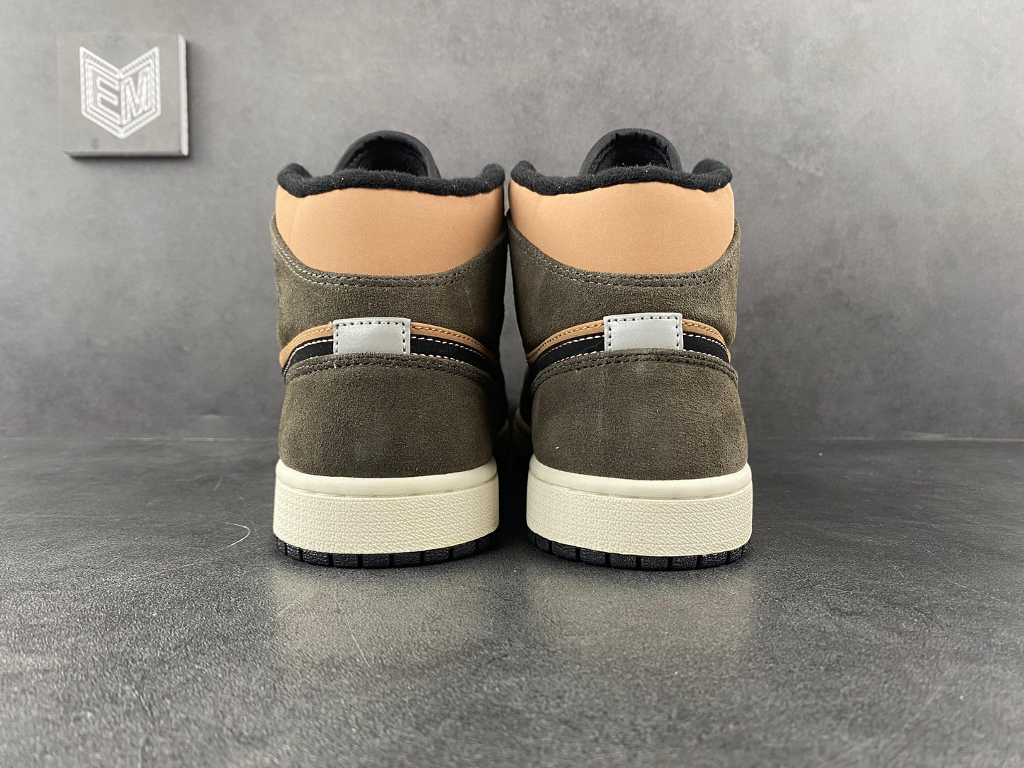 Nike Air Jordan 1 Mid SE Dark Chocolate