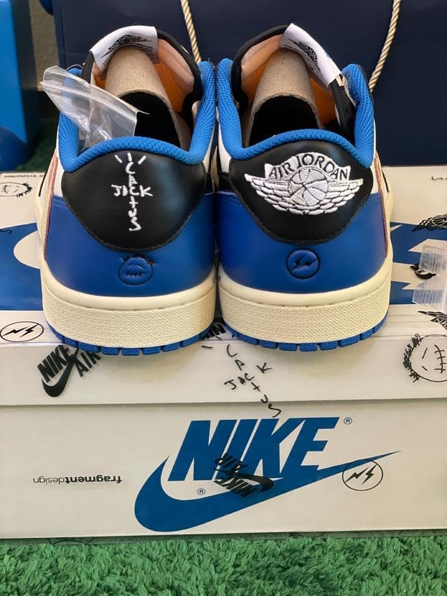 TENIS NIKE AIR JORDAN 1 LOW OG SP "TRAVIS SCOTT X FRAGMENT"