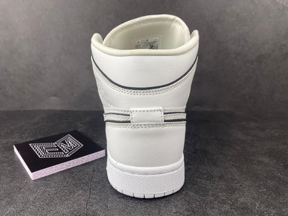 Tênis Nike Air Jordan 1 MID SE "Iridescent reflective trim”
